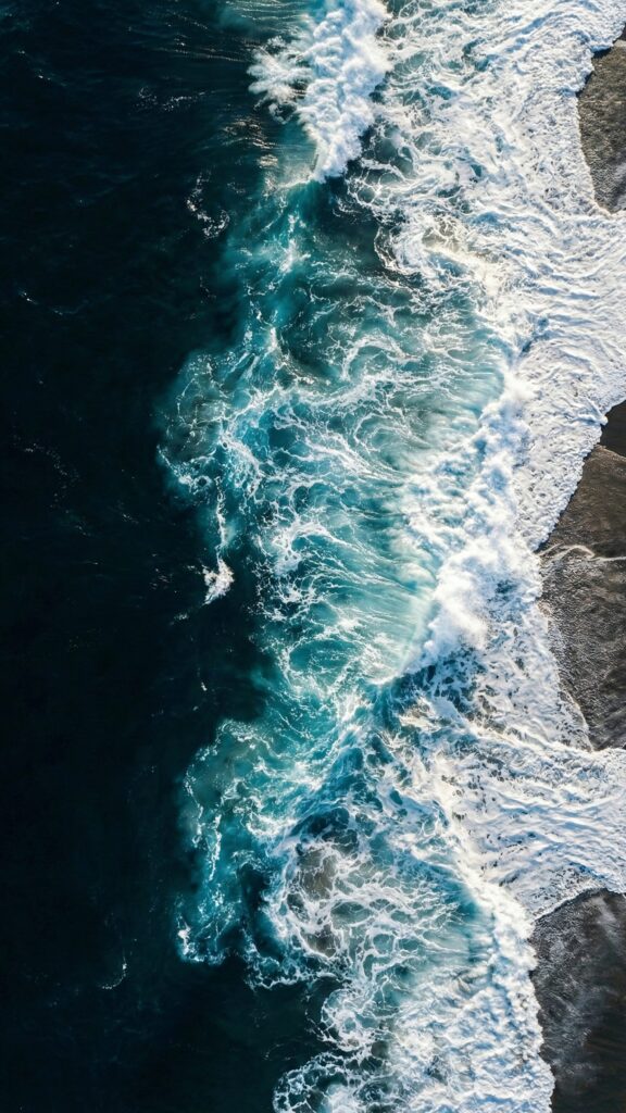 Aesthetic Deep Blue Ocean Waves 4K Phone Wallpaper - 4k Mobile Wallpapers